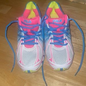 FILA Ladies Sneakers with Cool Memory Foam Size 8